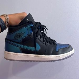 BLACK/BLUE JORDANS